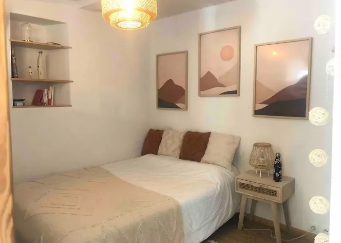 Cosy Sea View Apartment *